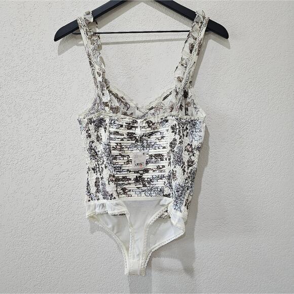 NWT Free People Weekend Plans Bodysuit Size Small - Picture 9 of 13
